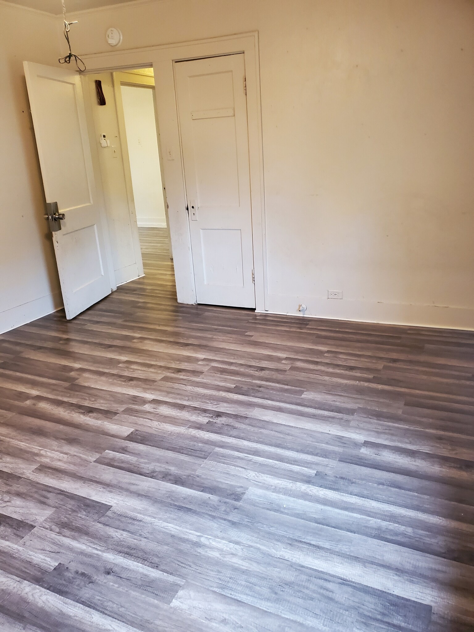 Bedroom - 222 W Murrill St