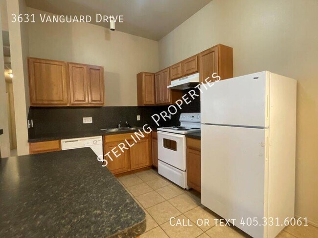 Building Photo - 3631 Vanguard Dr