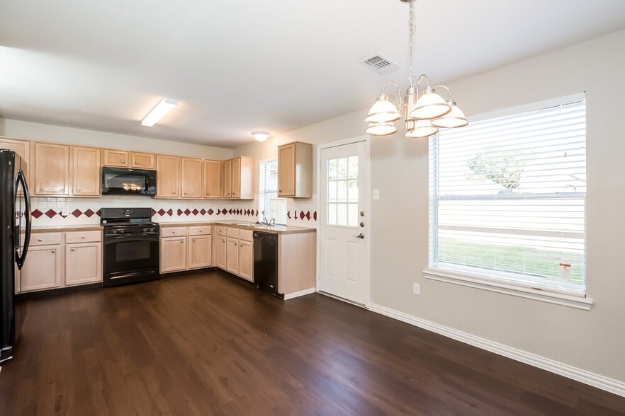 Building Photo - 4723 Pleasant Trail