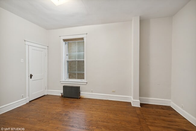 Building Photo - 1444 W Berwyn Ave