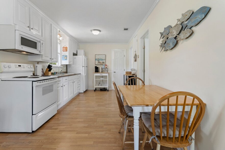 Building Photo - 312 Water St