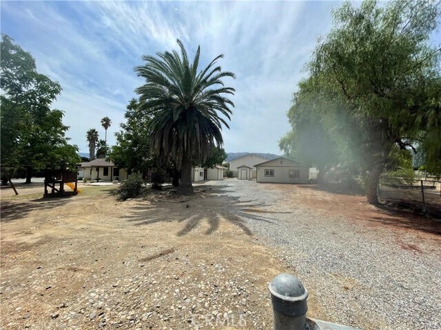 Building Photo - 16395 Broadway St