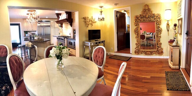 Building Photo - 4028 Beach Dr SW