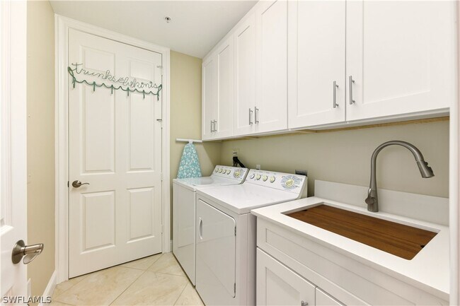 Building Photo - 400 Flagship Dr