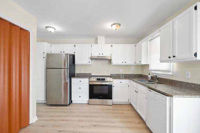 Building Photo - 6108 New Market Way