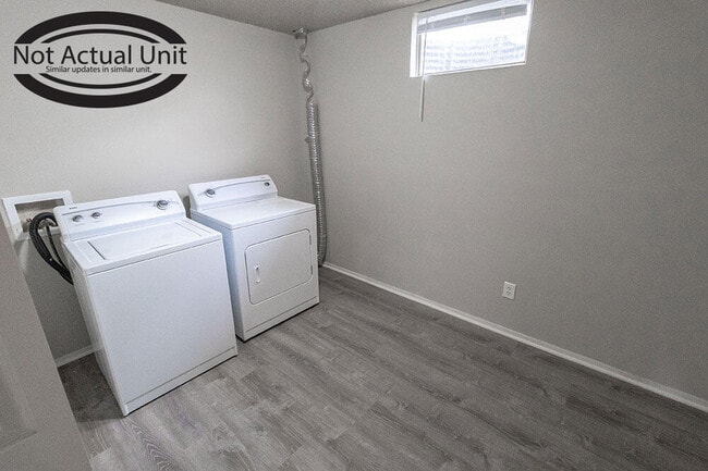 Building Photo - 211 Wheaton Ct