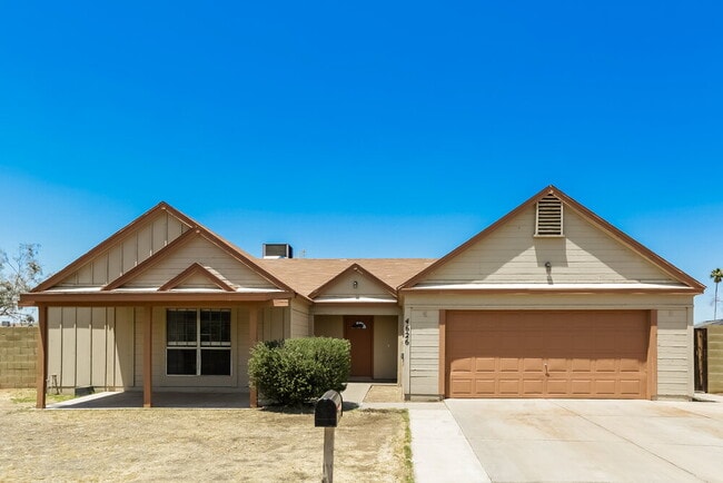 Primary Photo - 4626 N 106th Ave