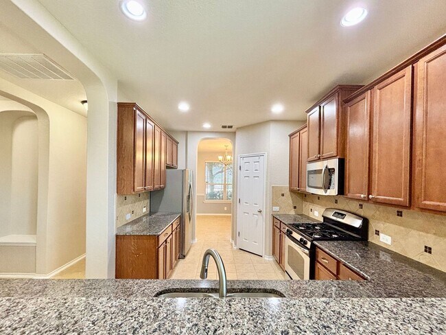 Building Photo - Welcome to this Big & Beautiful! 5 bed/3.5...