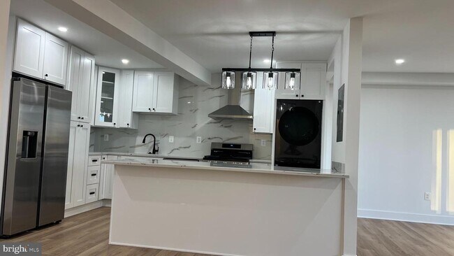 Building Photo - 3701 S George Mason Dr