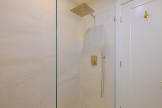 Building Photo - 3615 Sherwood Blvd