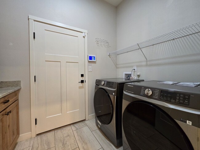 Building Photo - 3161 Viale Tresana Ct