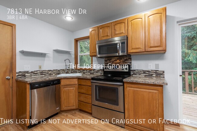 Building Photo - 3-bedroom, 3.5-bathroom charmer in Poulsbo!