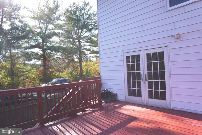 Building Photo - 19 Shady Spring Pl