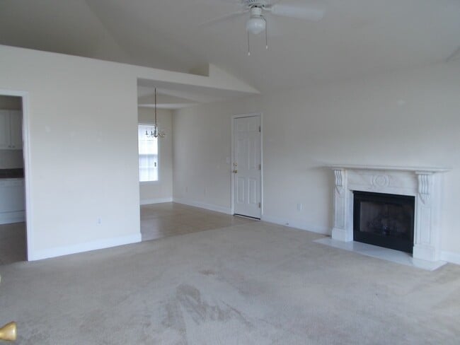 Building Photo - 139 Corinth Dr