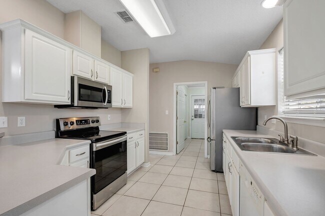 Building Photo - NE Tallahassee Home in the Villages at Maclay