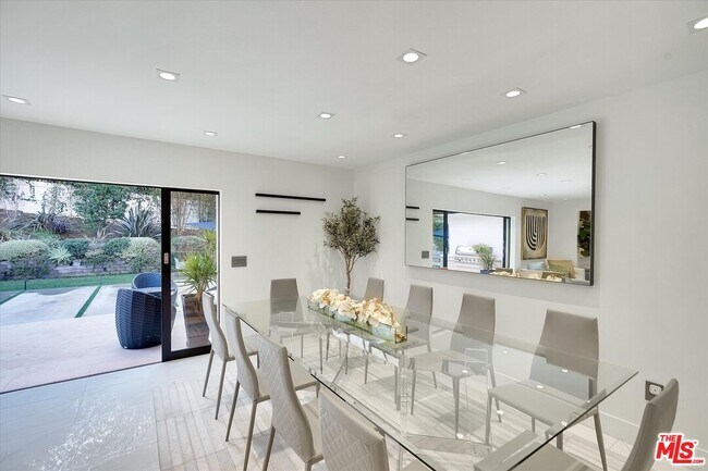 Building Photo - 11364 Sunset Blvd