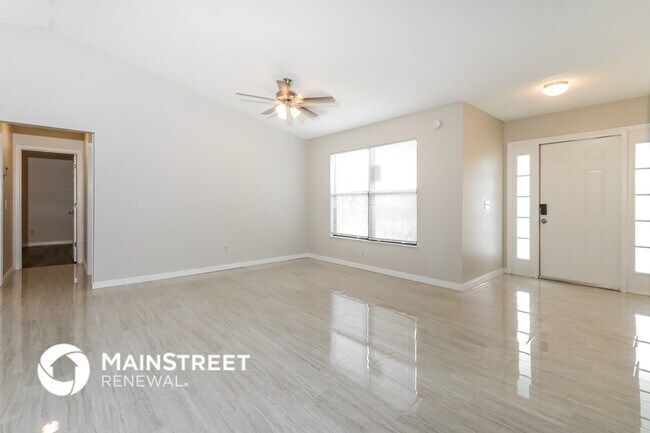 Building Photo - 2624 SE Solana Ln