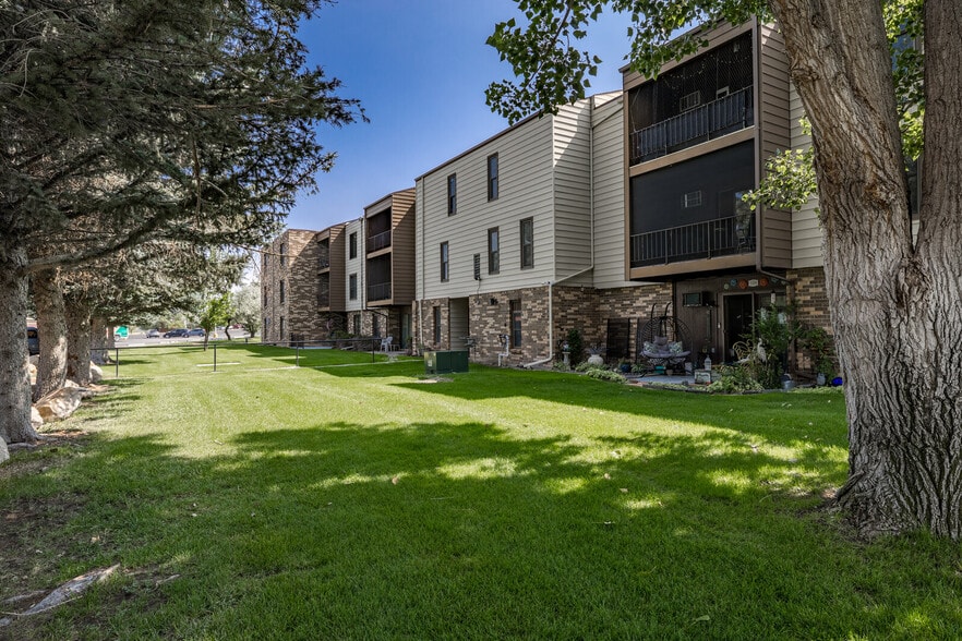 Building Photo - 4400 S Poplar St