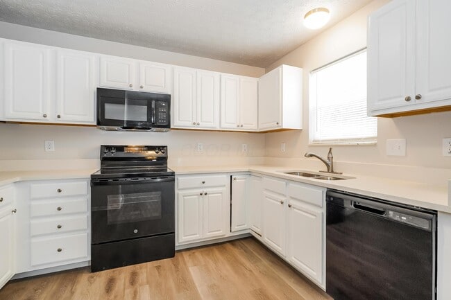 Building Photo - 1599 Covina Dr