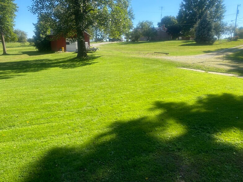 Building Photo - 6427 Chippewa Rd