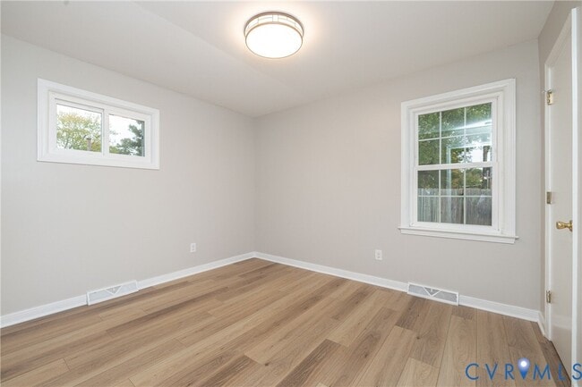 Building Photo - 609 Willomett Ave