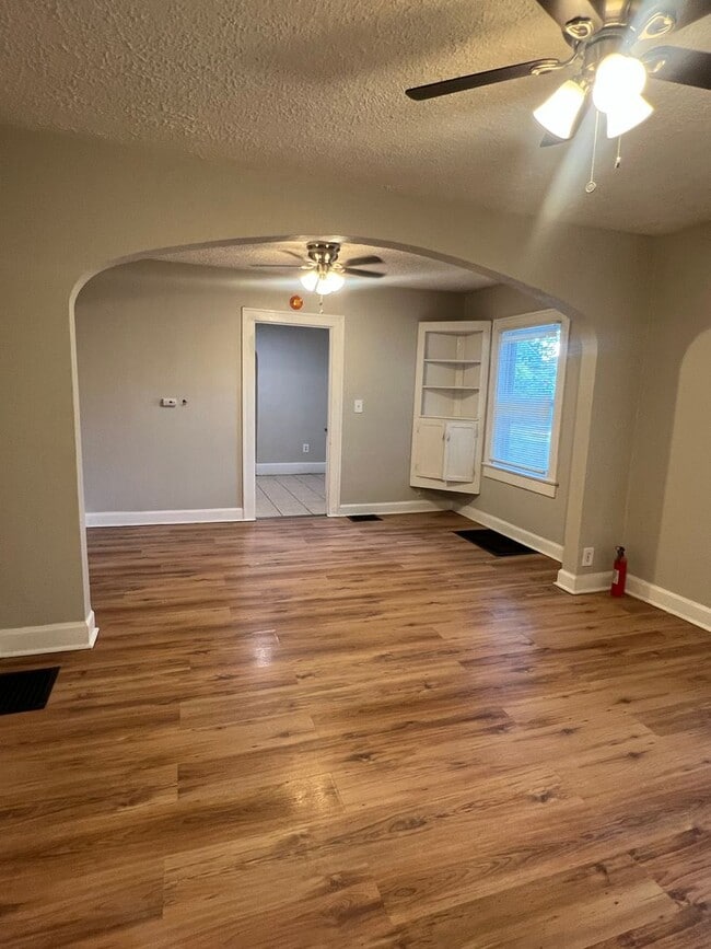 Building Photo - 2914 Winthrop Ave