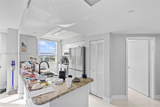 Building Photo - 19501 W Country Club Dr