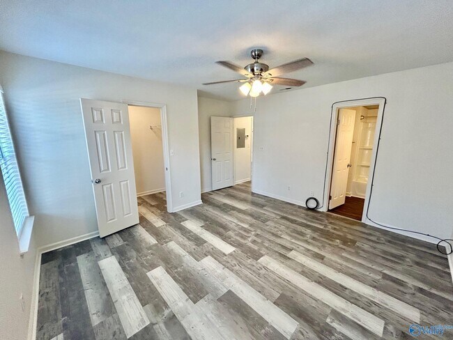 Building Photo - 241 Waters Edge Ln