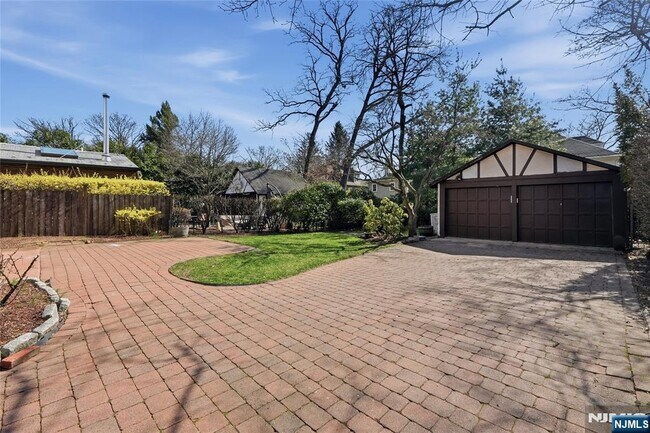 Building Photo - 54 Pomander Walk