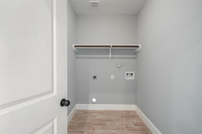 Building Photo - 4205 Elmwood St