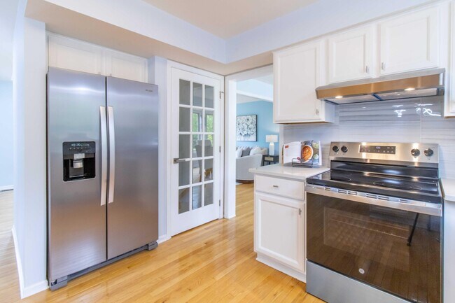 Building Photo - 2864 Mystic Dr