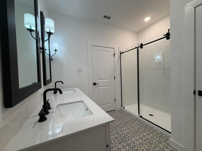 Building Photo - 8407 Tranquil Bay Ct