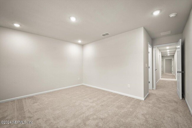 Building Photo - 844 Hartshill Pl