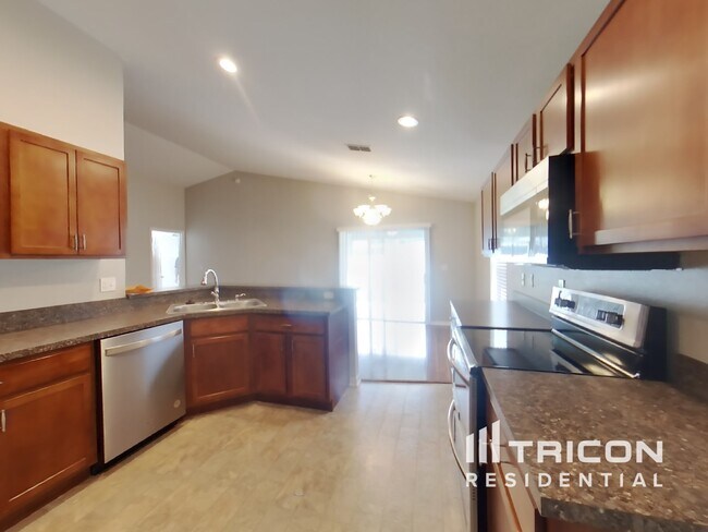 Building Photo - 2704 Oak Hammock Loop