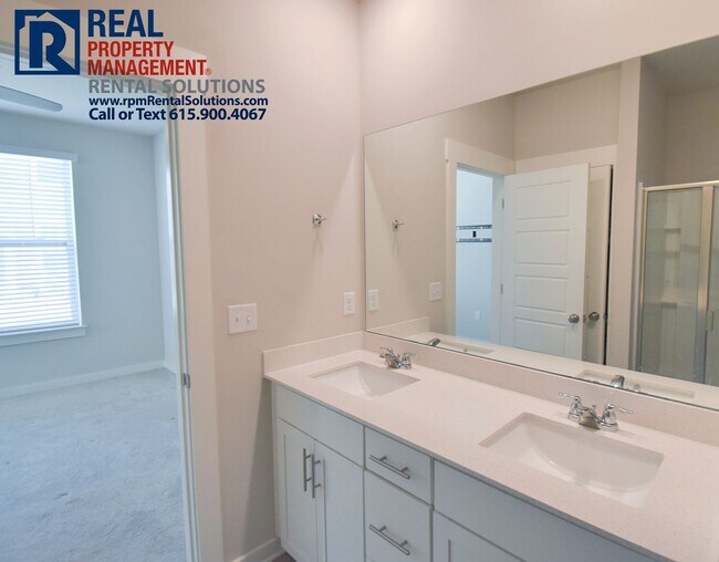 Building Photo - Beautiful 3 bedroom+loft townhome with an attached garage! Triple Blackman schools