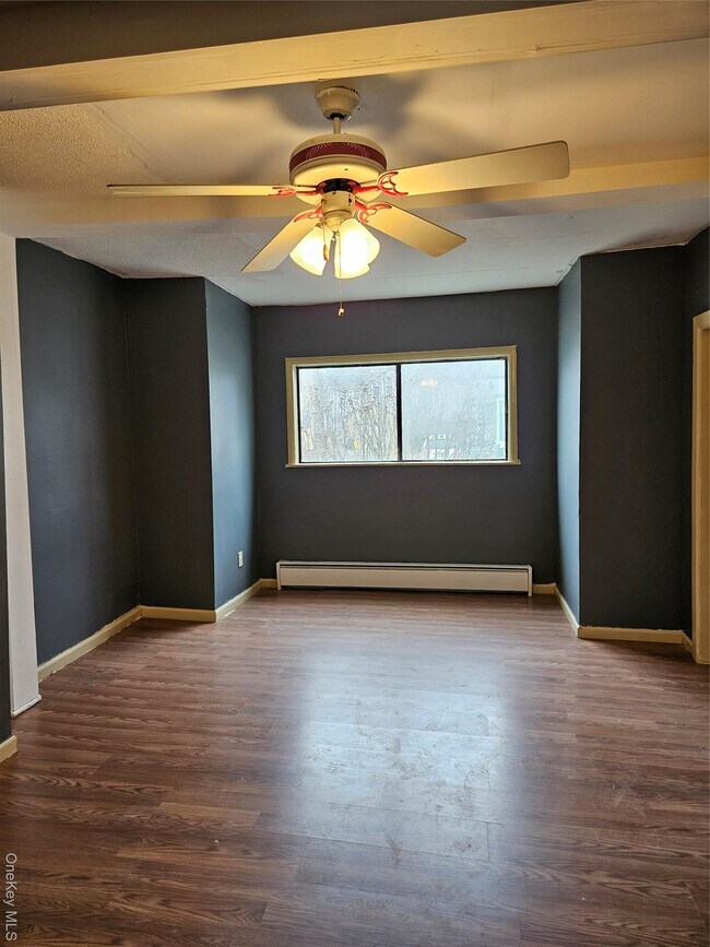 Building Photo - 42 Barcelow St