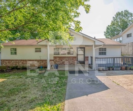 Building Photo - 2614 Dexter Ln