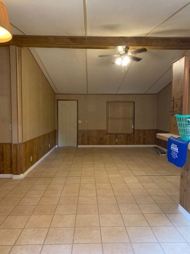 Building Photo - Double-Wide Mobile Home. Housing Accepted!