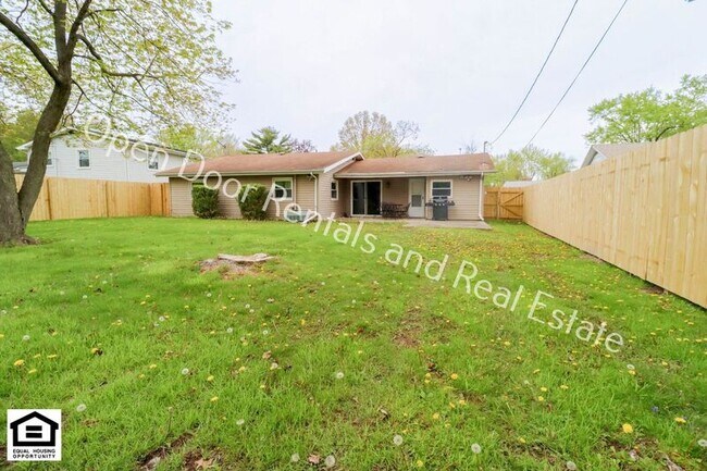 Building Photo - 6436 Midfield Dr
