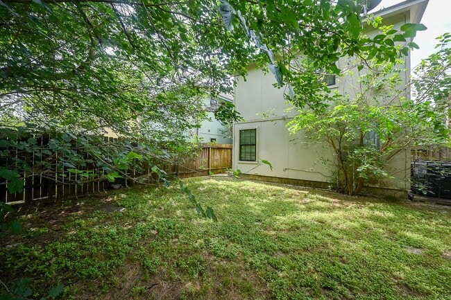 Building Photo - 3019 La Estancia Ln