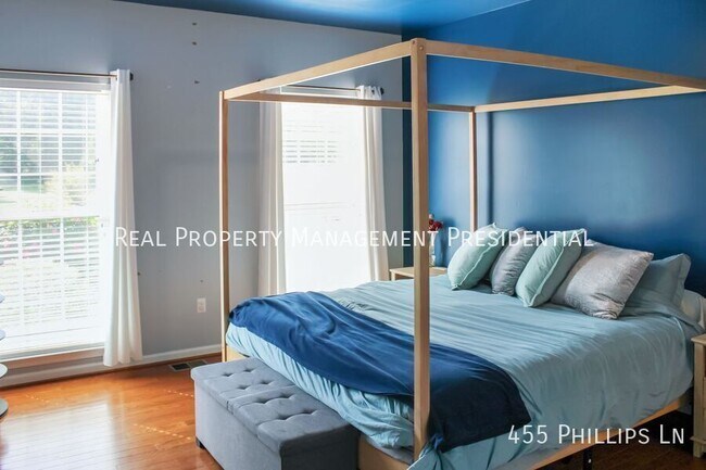 Building Photo - 455 Phillips Ln
