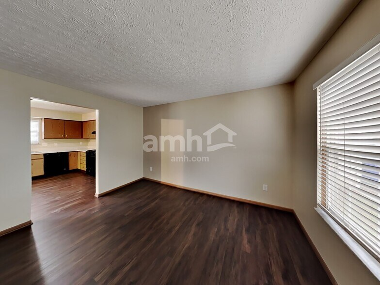 Building Photo - 3345 Trentshire Dr