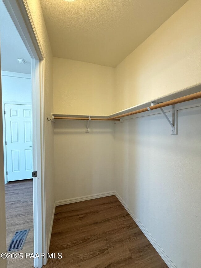 Building Photo - 1116 Samantha St