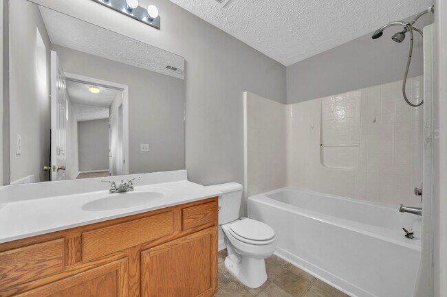 Building Photo - 225 Osmanthus Way