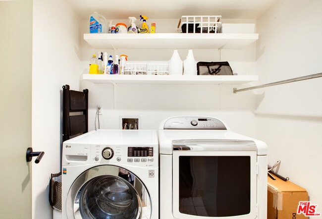 Building Photo - 10520 Wilshire Blvd