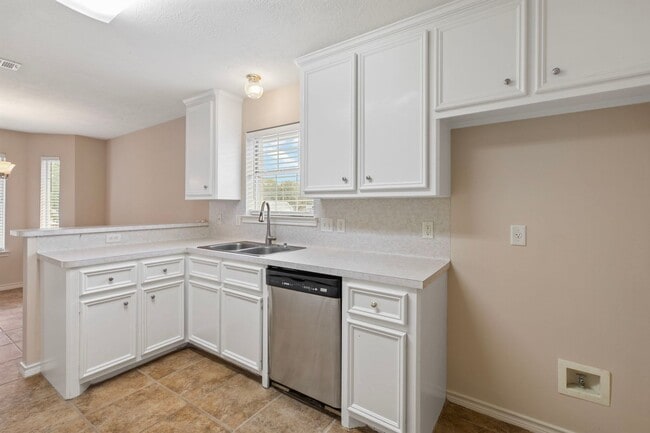 Building Photo - MAY MOVE IN!  3 Bed, 2 Bath Home in Bryan Available Now!