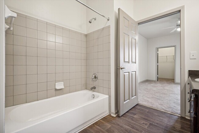 B1 - 2 Bed / 2 Bath - 967 Sq.Ft. - Fountains at Meadow Wood