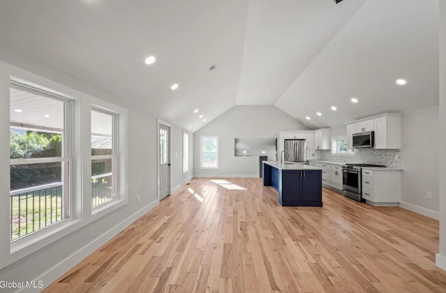 Building Photo - 656 Locust Grove Rd