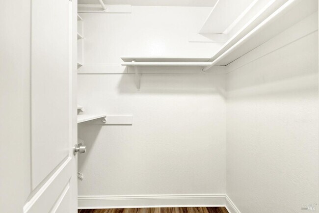 Building Photo - Charming Home In Fairfield - Available Now!