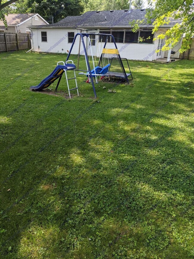 Building Photo - Now leasing!!!